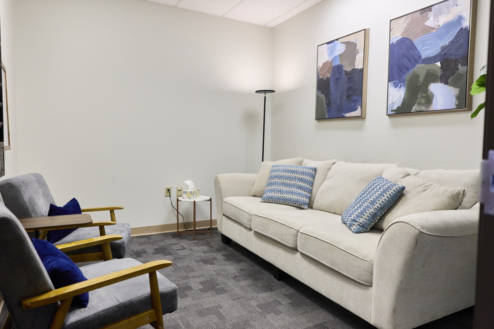 Group therapy room at the Dallas rehab center